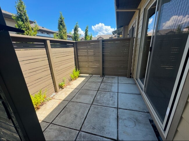 Building Photo - Beautiful 3bd/2bath home