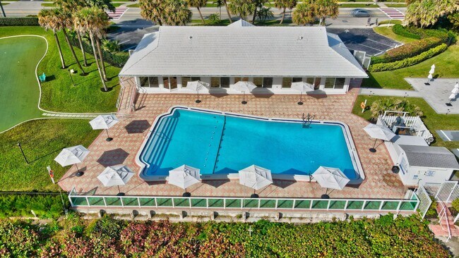 Building Photo - 333 NE 21st Ave