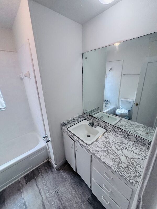 Building Photo - 239 Mason Blvd