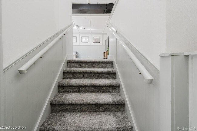 Building Photo - 4 Raymond Ave