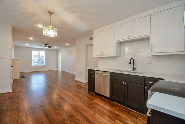 Open concept living/kitchen - 2916 Arbor St