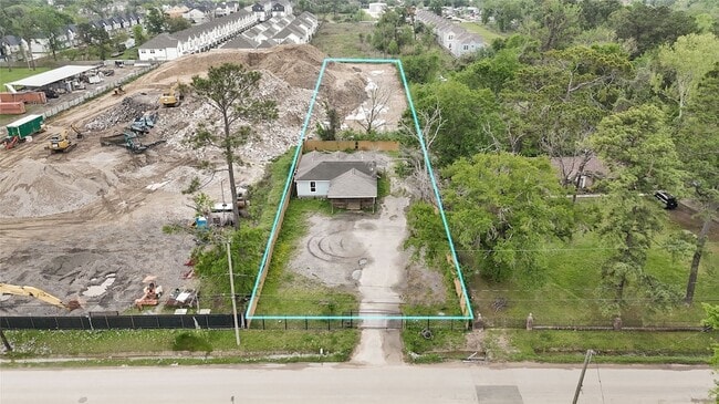 Building Photo - 2631 Mansfield St