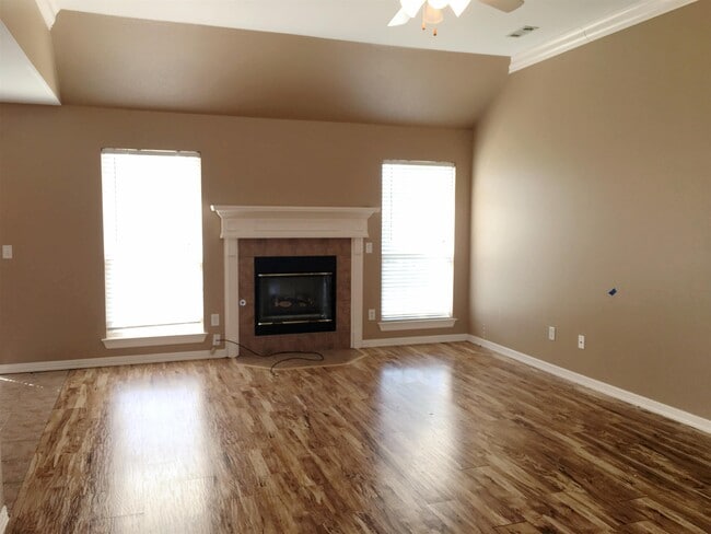 Building Photo - 6670 Cutter Ct