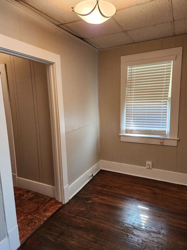 Building Photo - 632 Rigsby Ave