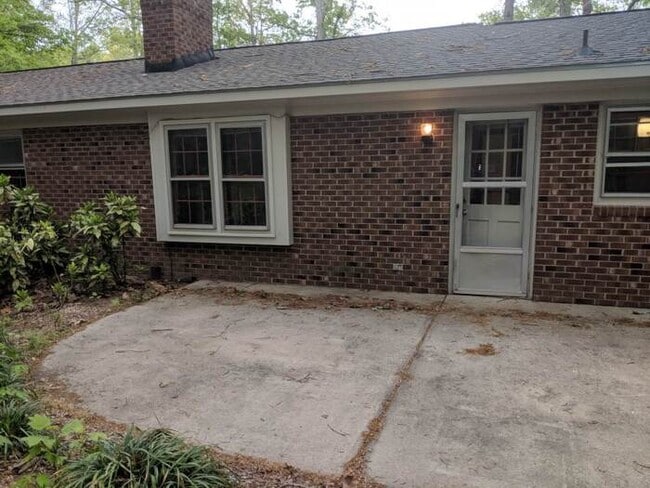 Building Photo - 144 Fern Forest Dr