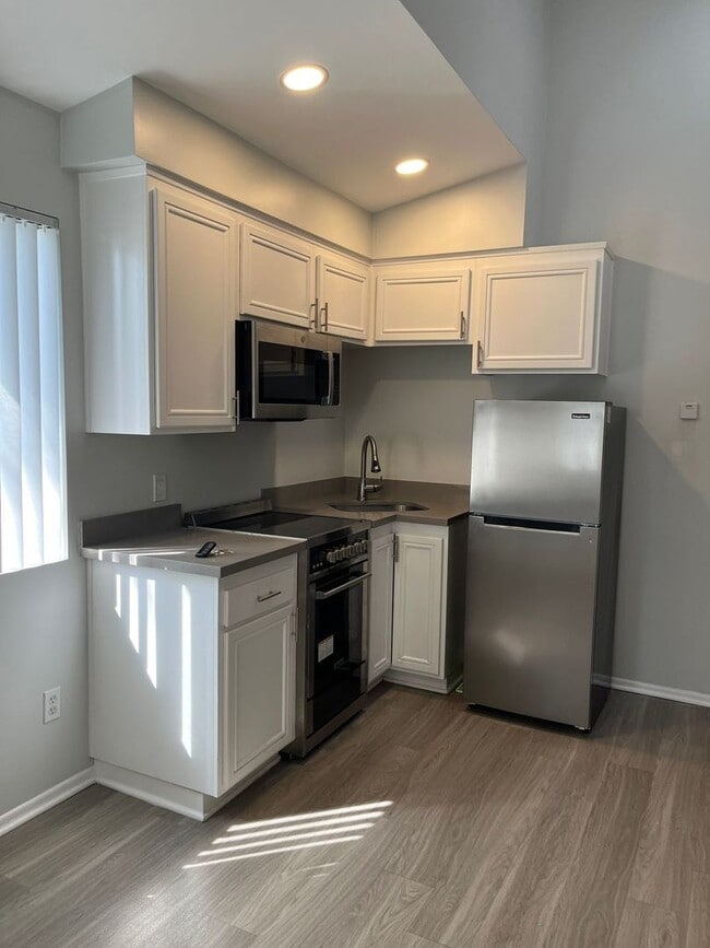 Interior Photo - 1015 2nd Street