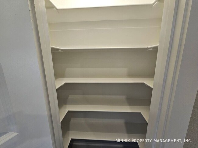 Building Photo - 2622 Tiffin Ave