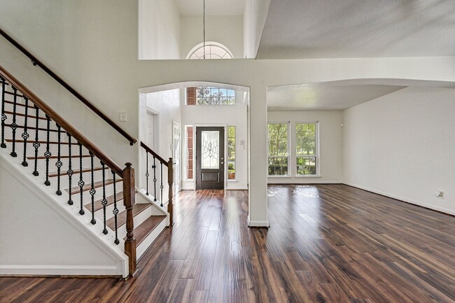 Building Photo - 15127 Trumpet Vine Ln