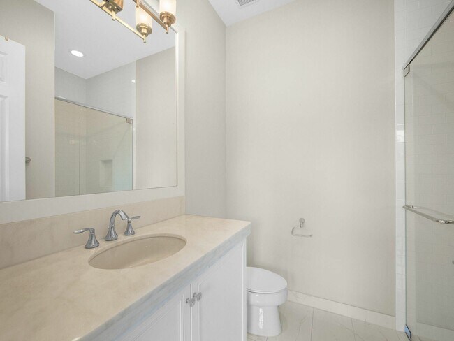 Building Photo - 9931 Bozzano Dr