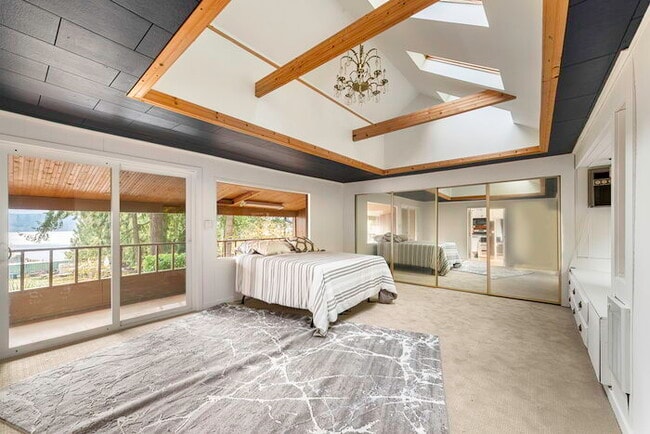 Building Photo - BEAUTIFUL CABIN STYLE HOME ACROSS FROM SIL...