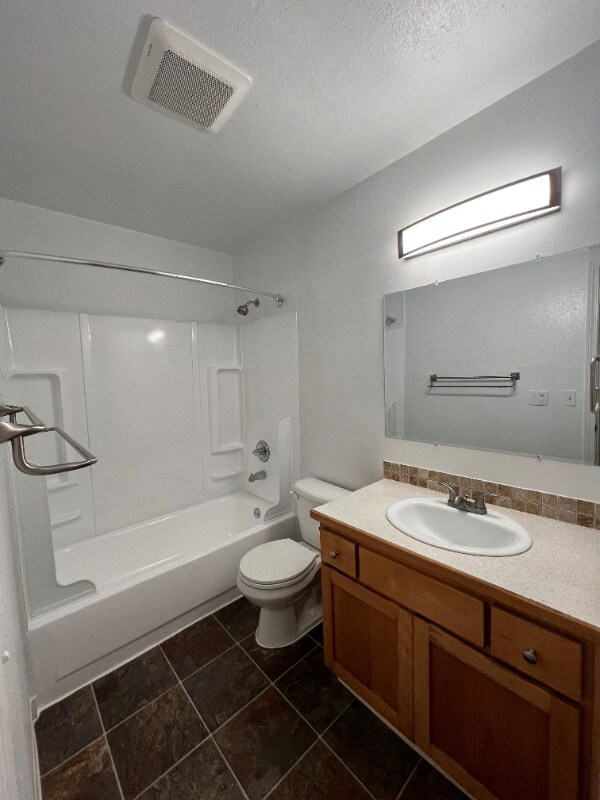 Building Photo - 17260 SW Heritage Ct