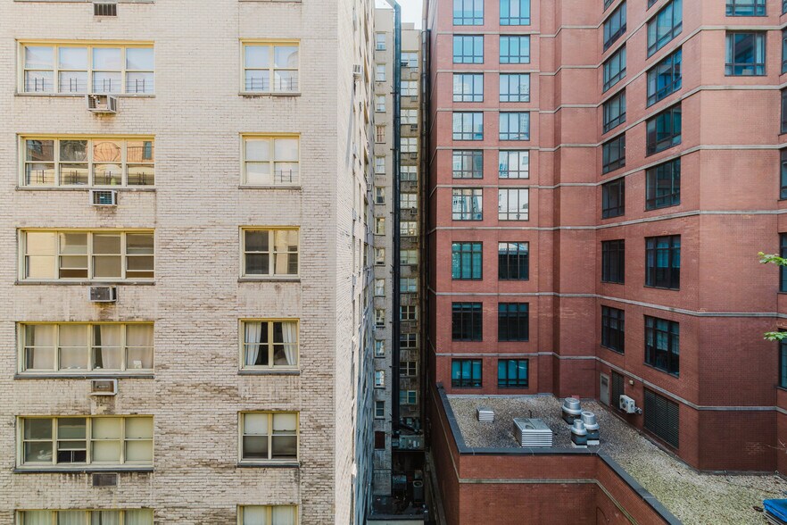 Building Photo - 340 E 52nd St