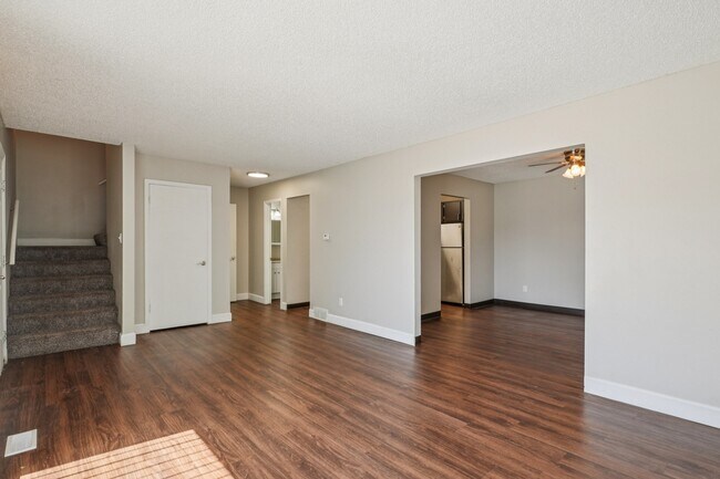 Building Photo - Aspen Townhomes