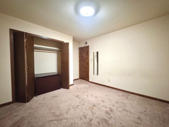 Building Photo - Modern & Spacious • Newly Remodeled • 2 Be...