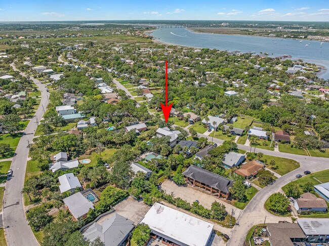 Building Photo - 430 Arricola Ave