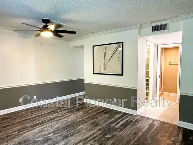 Building Photo - 2614 Cove Cay Dr
