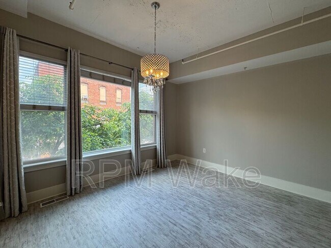 Building Photo - 444 S Blount St