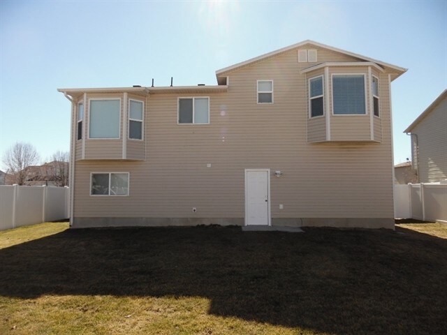 Building Photo - 2872 W 2075 S