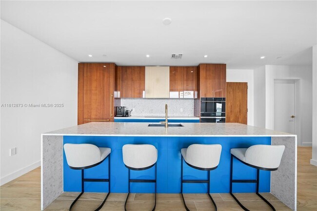 Building Photo - 2678 Tigertail Ave