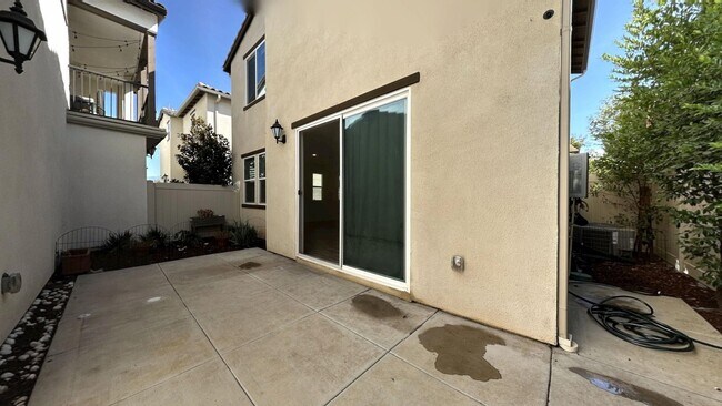 Building Photo - 26149 Park Ave