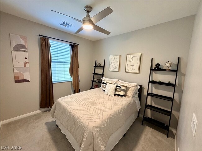 Building Photo - 572 Pear Lake St