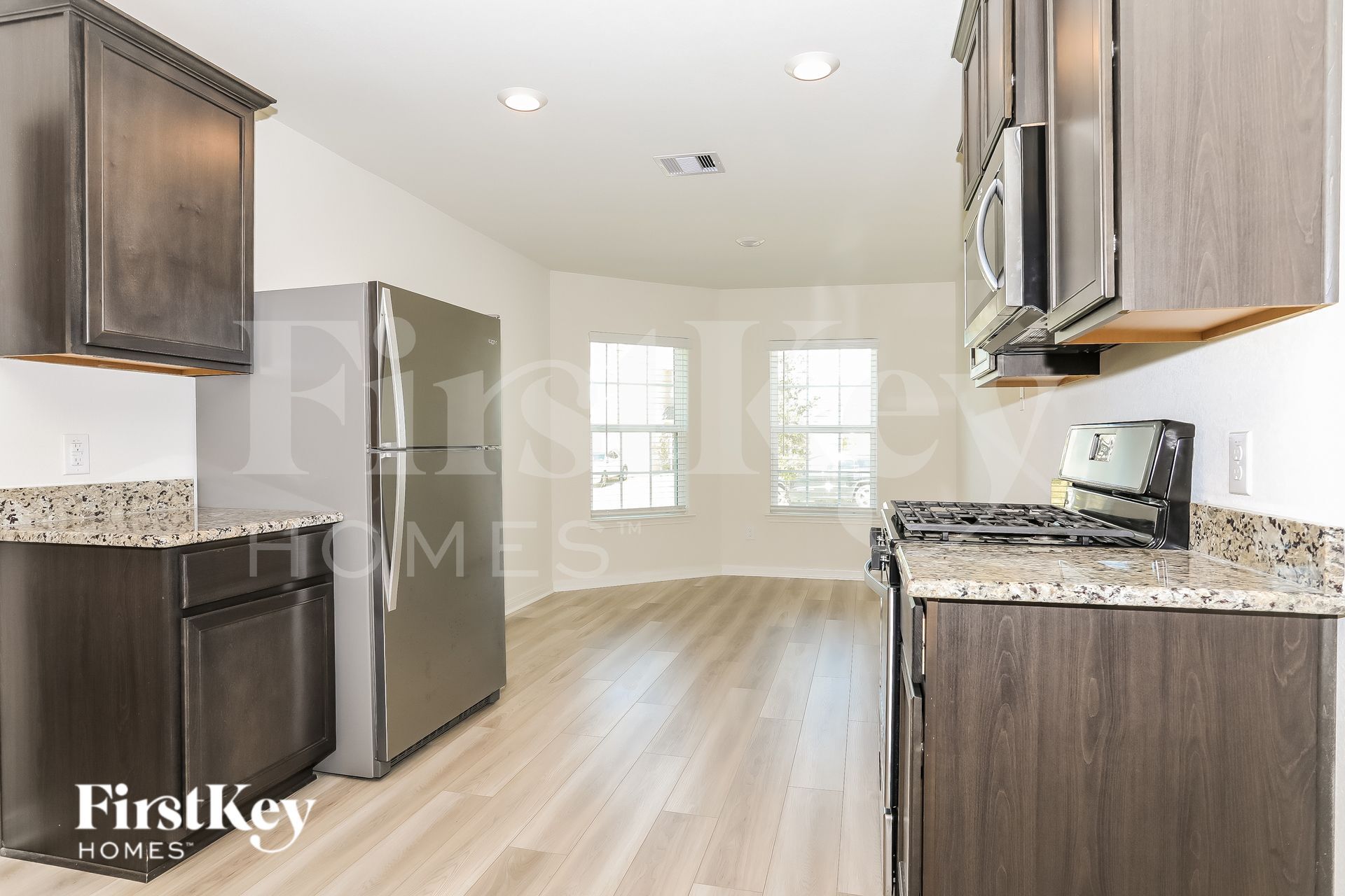 Building Photo - 26615 Ezemily Dr