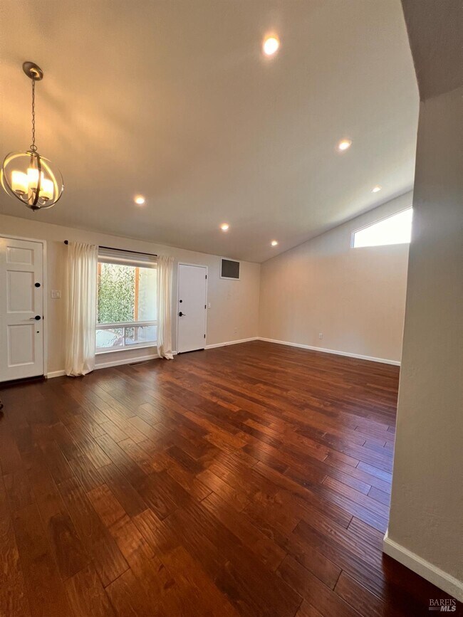 Building Photo - 5320 San Luis Ave