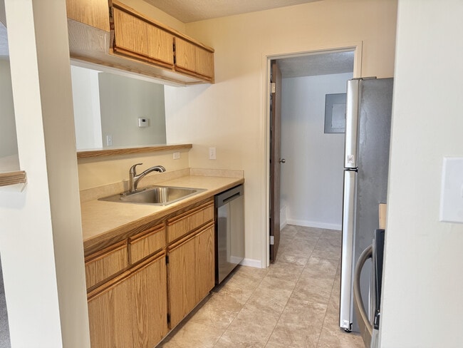 Building Photo - 1100 Tollis Pkwy