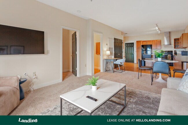 Building Photo - 316 King St