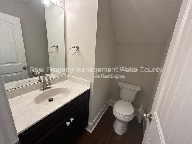 Building Photo - 5412 Robbins Dr