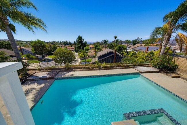 Building Photo - GORGEOUS VIEWS of Anahiem Hills