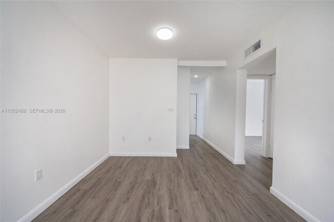 Building Photo - 455 SW 27th Ave