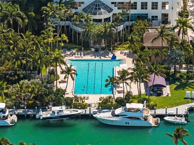 Building Photo - 1900 Sunset Harbour Dr