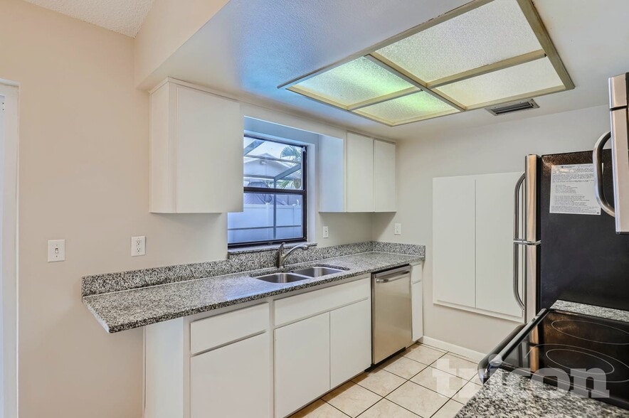 Building Photo - 6804 120th Pl