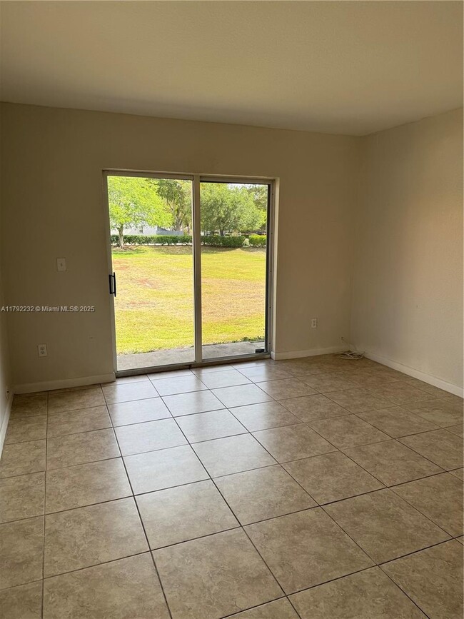 Building Photo - 7605 NW 38th Ct