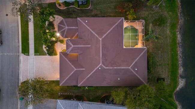 Building Photo - 5135 Kensington Cir