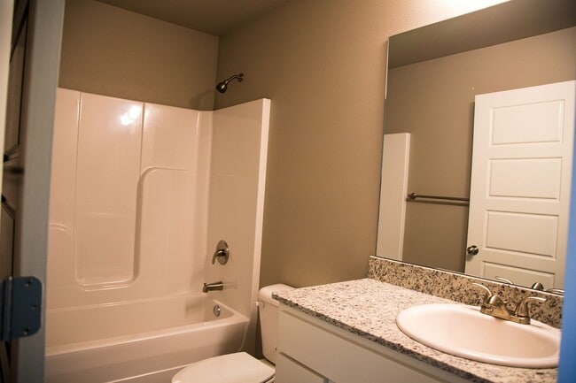 Building Photo - Beautiful Home in Bentonville