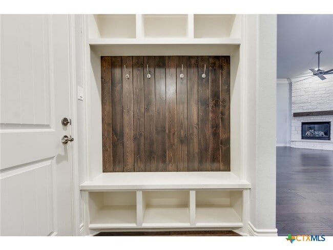 Building Photo - 1729 Las Lomas Ct