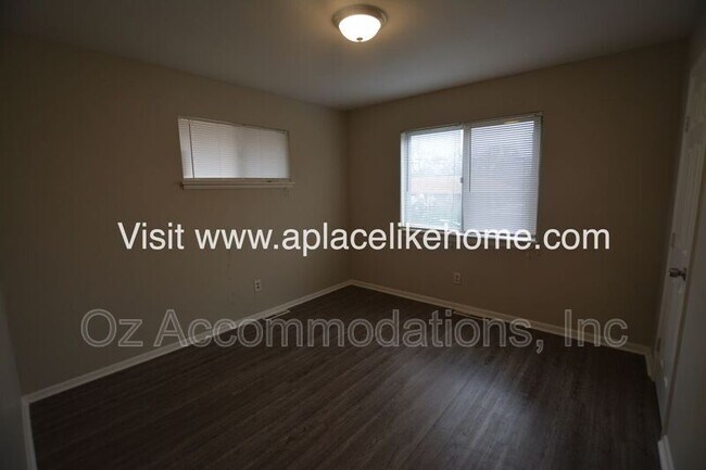 Building Photo - 3607 W 47th St