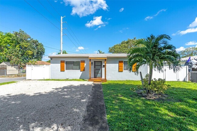 Primary Photo - 1325 N 26th Ave