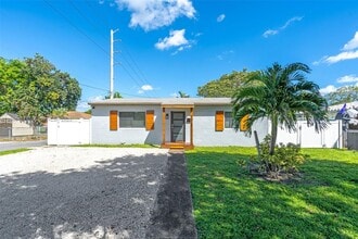 Building Photo - 1325 N 26th Ave