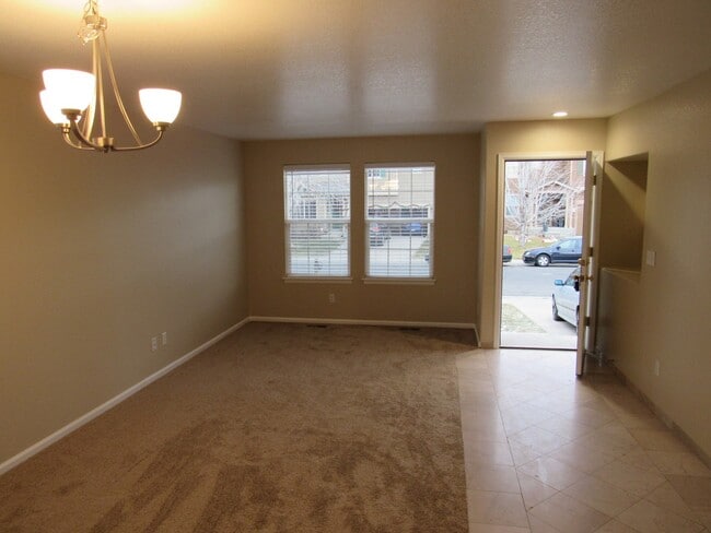 Building Photo - Spacious 4 bedroom plus loft in Brighton