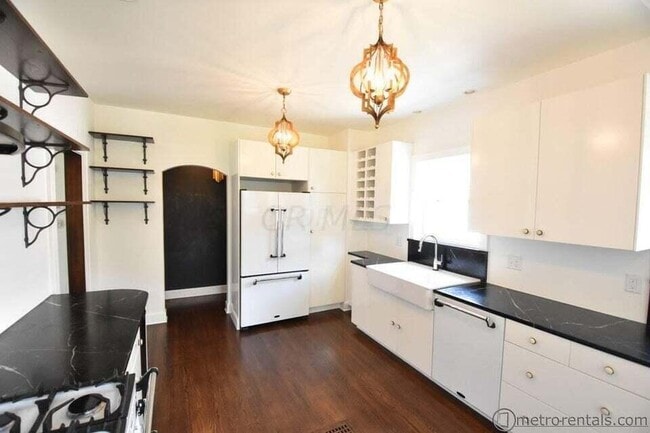 Building Photo - 445 Oakland Park Ave