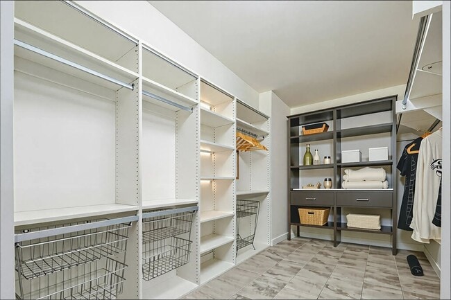 Building Photo - 475 W 12th Ave