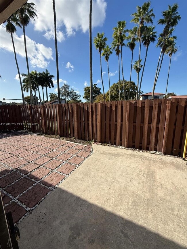 Building Photo - 6561 NW 172nd Ln