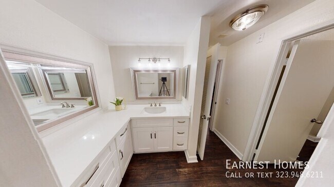 Building Photo - 3480 Barham Blvd