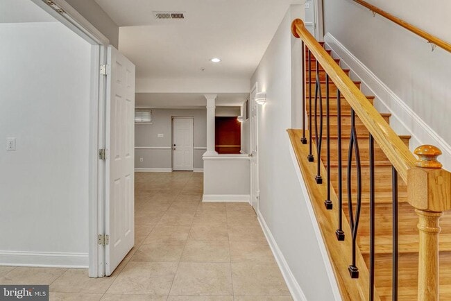 Building Photo - 7505 Castle Rock Dr