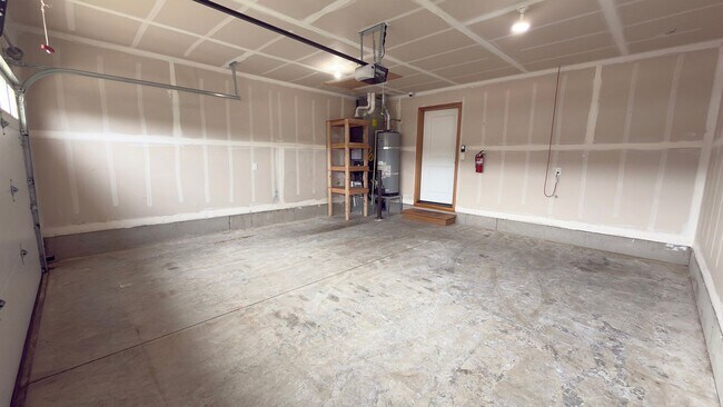 Building Photo - 355 SW Kalmia Ave