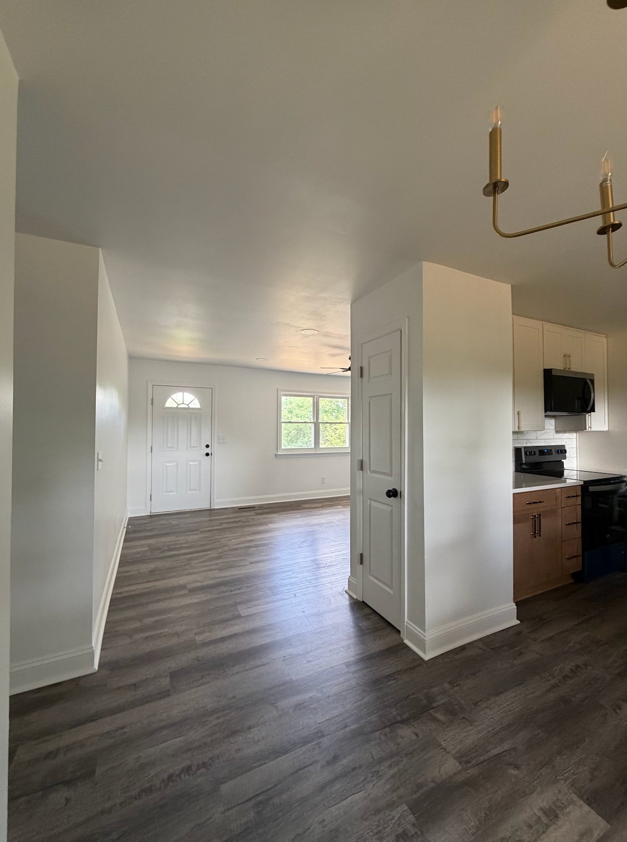 Building Photo - 7754 Vista Hills Dr