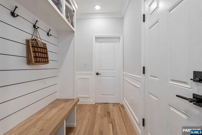 Building Photo - 765 6th Ave